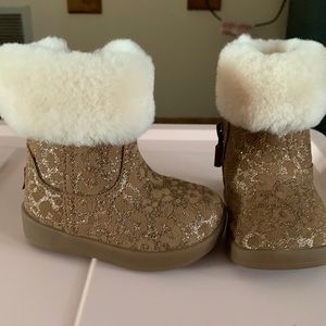 Infant size leopard Uggs size 02/03